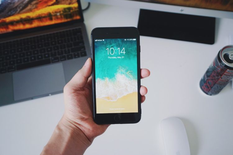 Come-Disinfettare-lo-Smartphone-senza-Rovinarlo