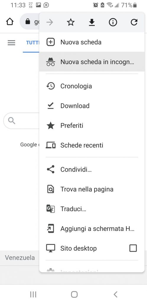 pulsante-con-i-tre-puntini-in-alto-a-destra